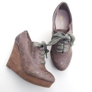 Restricted Women's Lace Up LeatherWedges Size 7.5